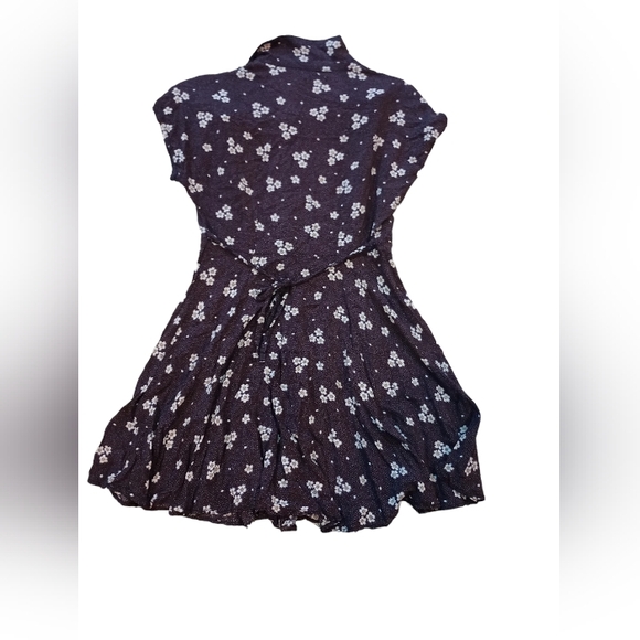 Kimchi blue (xs) sleeved floral button up dress - Picture 2 of 3